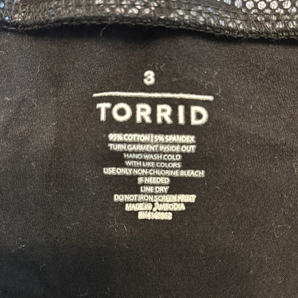 Torrid Black And Gray Scale Pattern Leggings - image 7